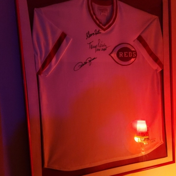 The Big Red Machine Jersey Autographed by pete rose, Tony Perez & George foster - Picture 3 of 3